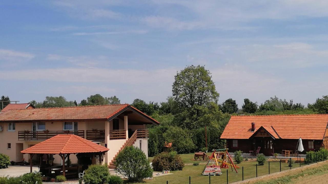 Apartments Kozjan Karlovac Eksteriør bilde