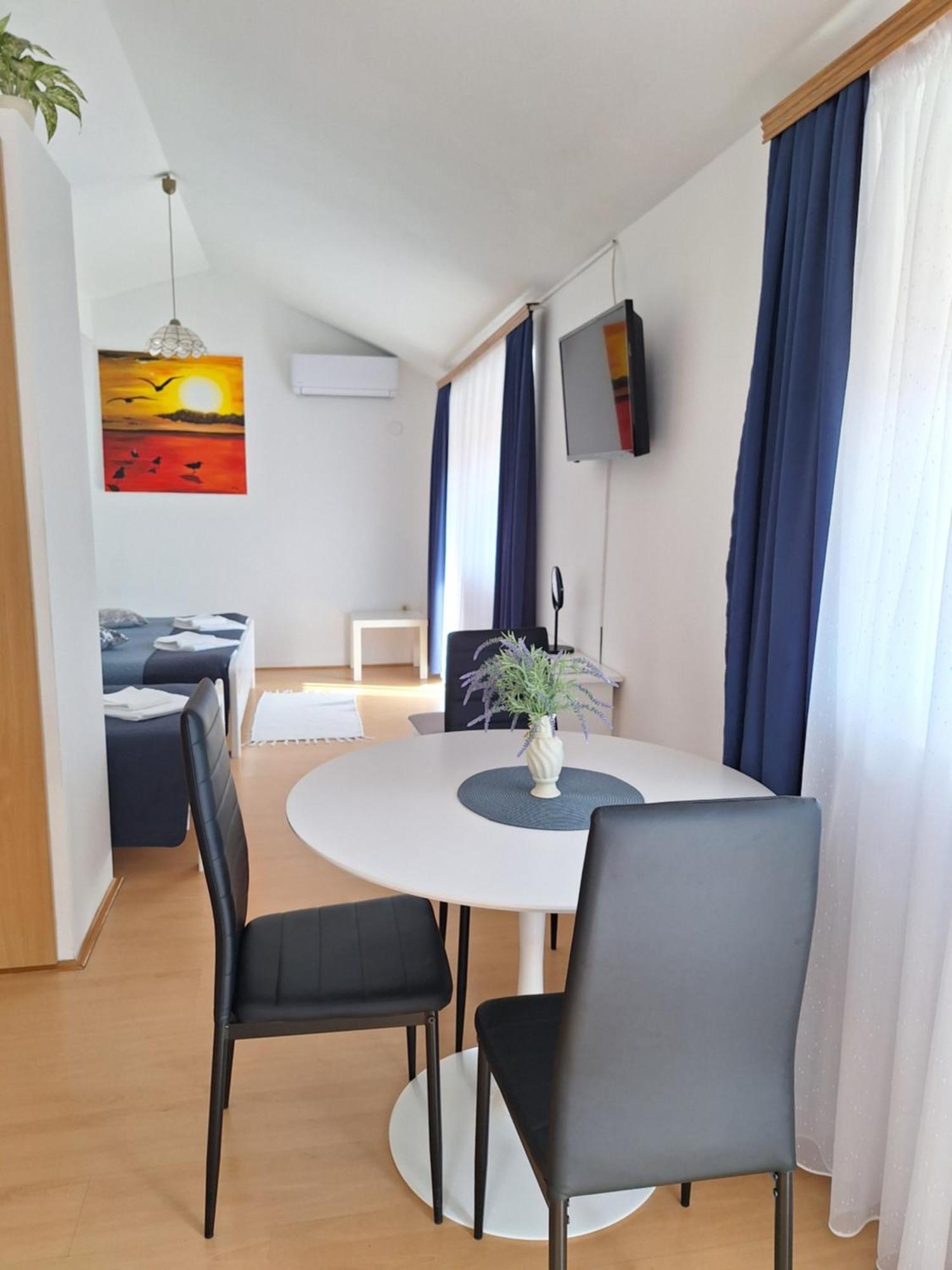 Apartments Kozjan Karlovac Eksteriør bilde
